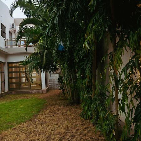 Studio Residence Condominium Lome Luaran gambar