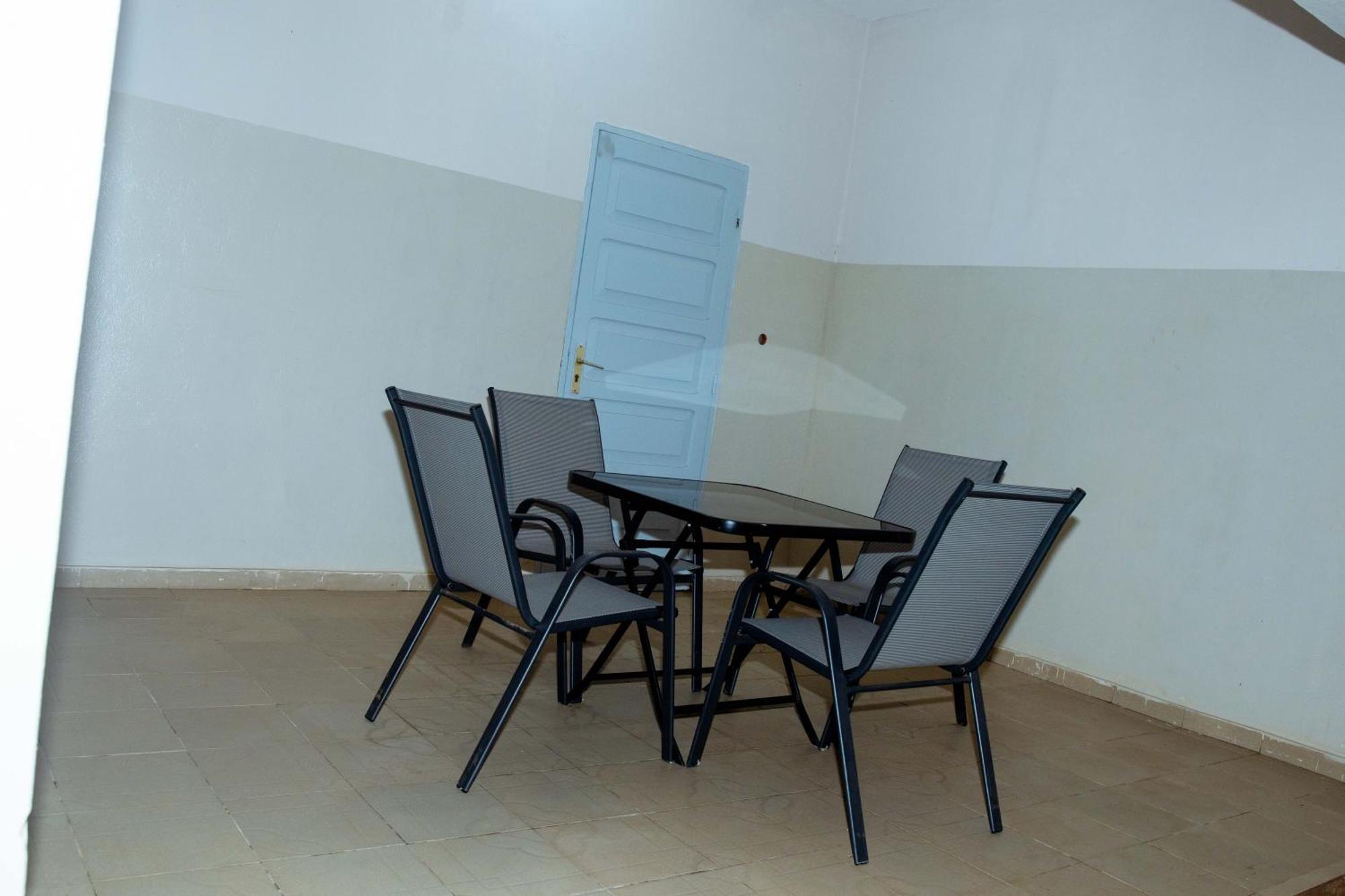 Studio Residence Condominium Lome Luaran gambar