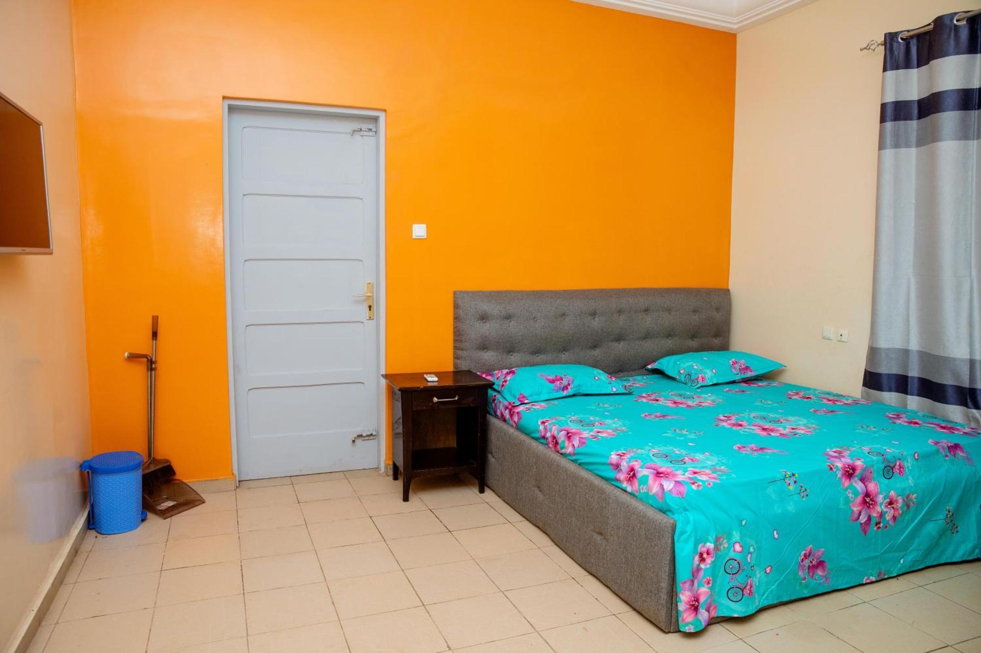 Studio Residence Condominium Lome Luaran gambar