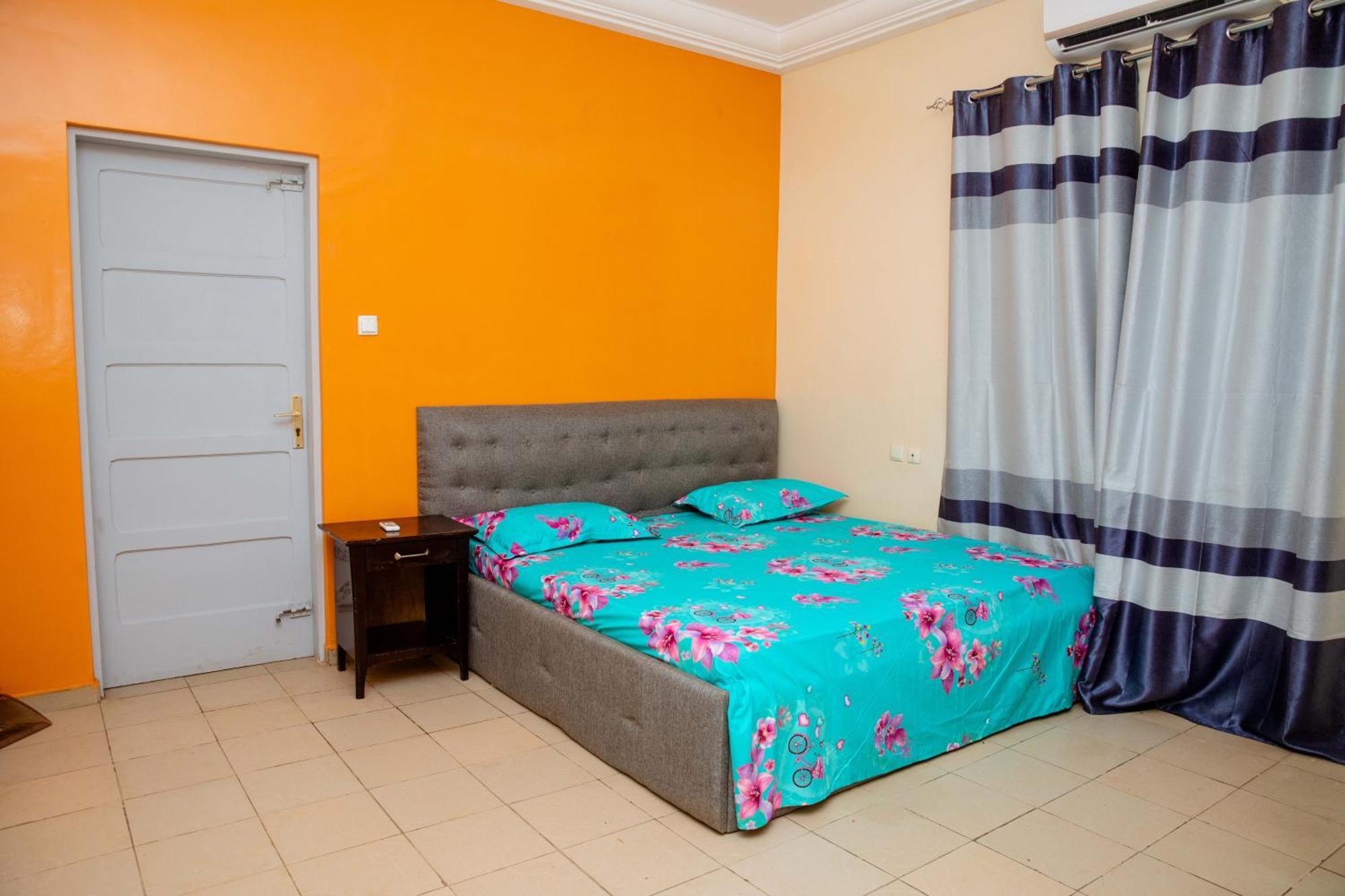 Studio Residence Condominium Lome Luaran gambar